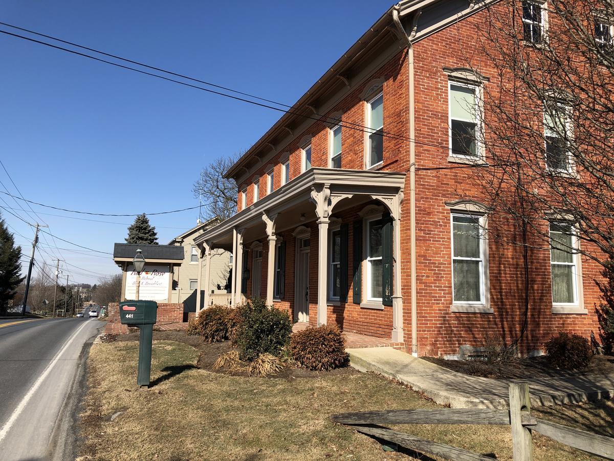 Red Rose Bed & Breakfast Smoketown  Exterior photo