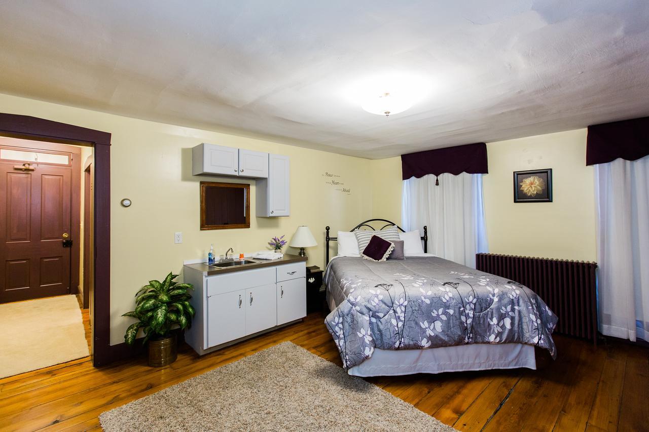 Red Rose Bed & Breakfast Smoketown  Exterior photo