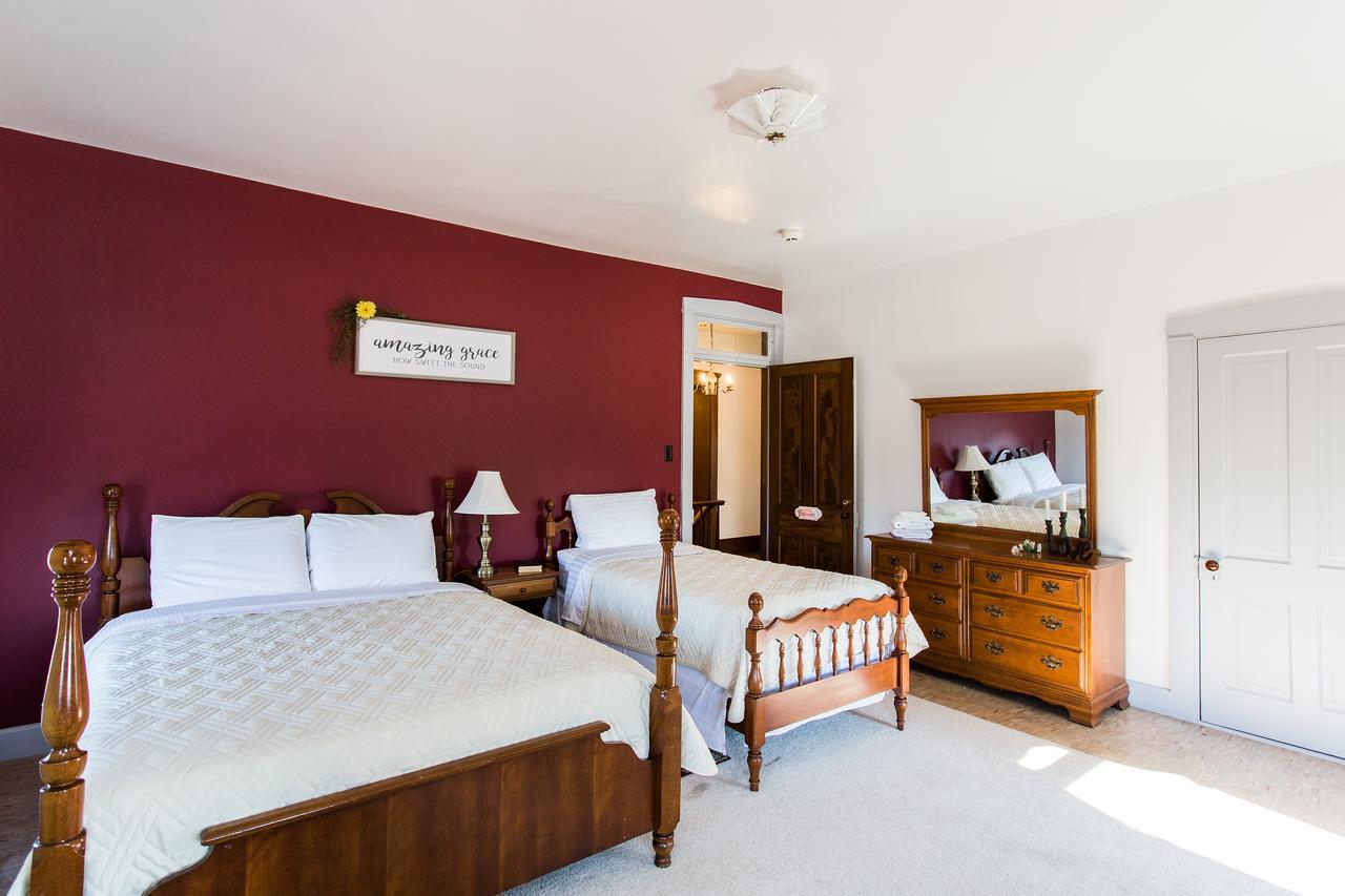 Red Rose Bed & Breakfast Smoketown  Exterior photo