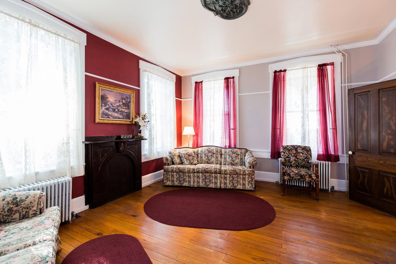 Red Rose Bed & Breakfast Smoketown  Exterior photo
